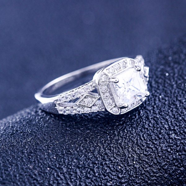 Latest Design Wholesale Jewelry Sterling Silver Halo Engagement Rings Wedding Ring For Women